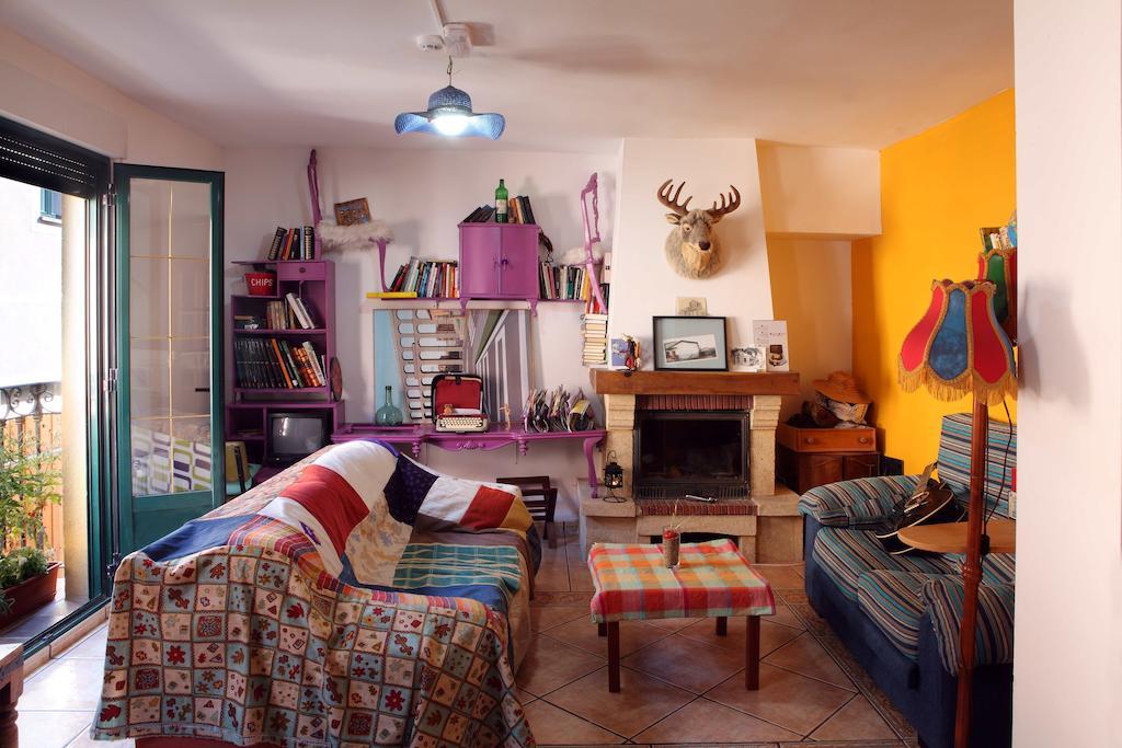Duermevela Hostel Segovia Ngoại thất bức ảnh