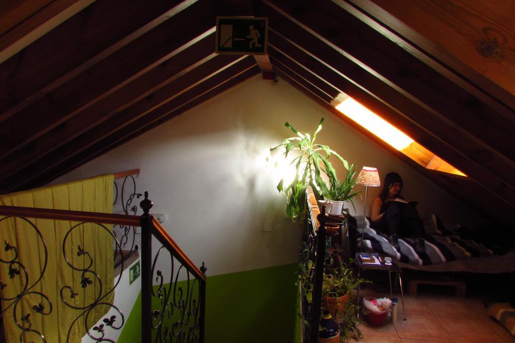 Duermevela Hostel Segovia Ngoại thất bức ảnh